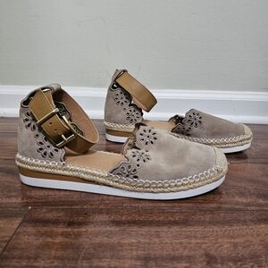 Crown Vintage Brixie Cow Suede Tan Sandles